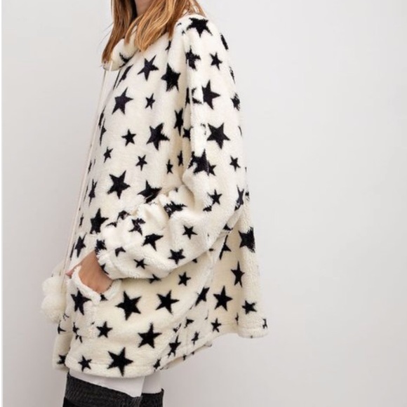 CLEARANCE ‼️CREAM FAUX FUR PONCHO - Sweater - Picture 4 of 4